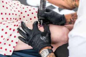 Kelly Osbourne Honors Her Late Father Ozzy Osbourne With Bold Body Art