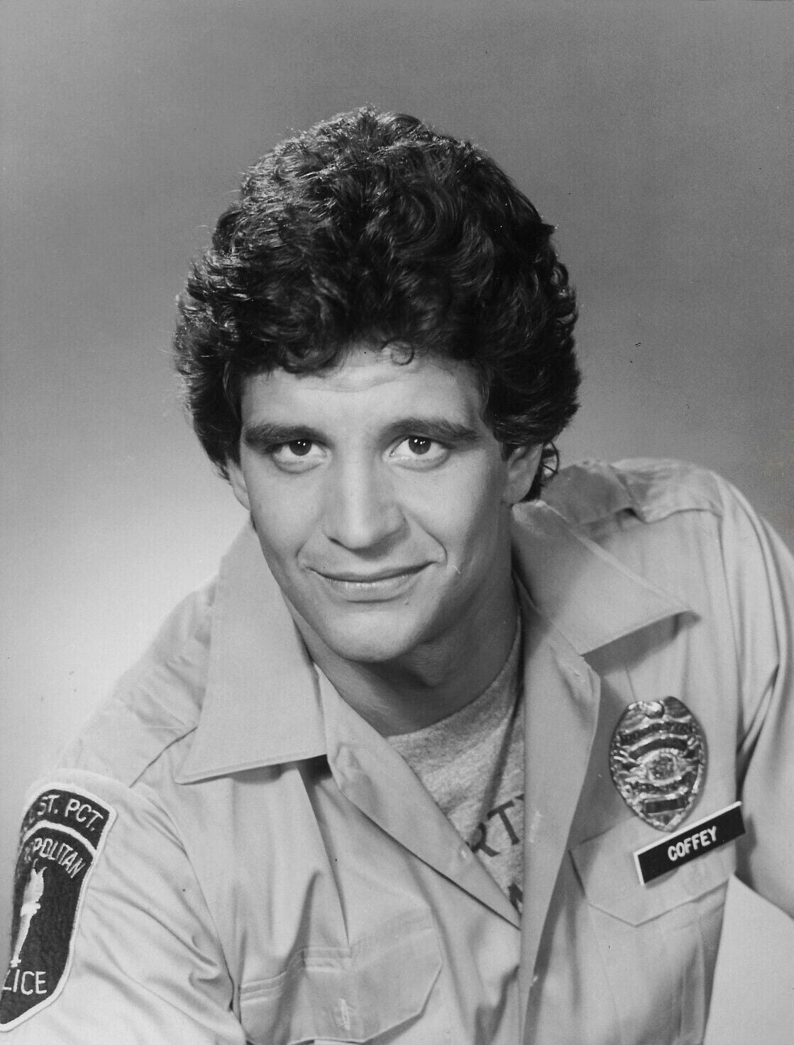 Ed Marinaro "Hill Street Blues" (1981 NBC press photo)